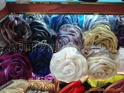 潮安縣纖纖絲珠繡 供應絲質晚裝手袋的優雅之選